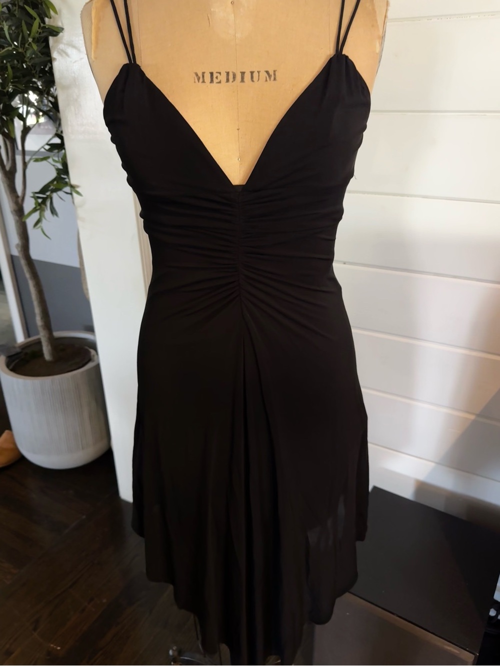 Laundry By Shelli Segal Black Ruched V-Neck Midi Dress